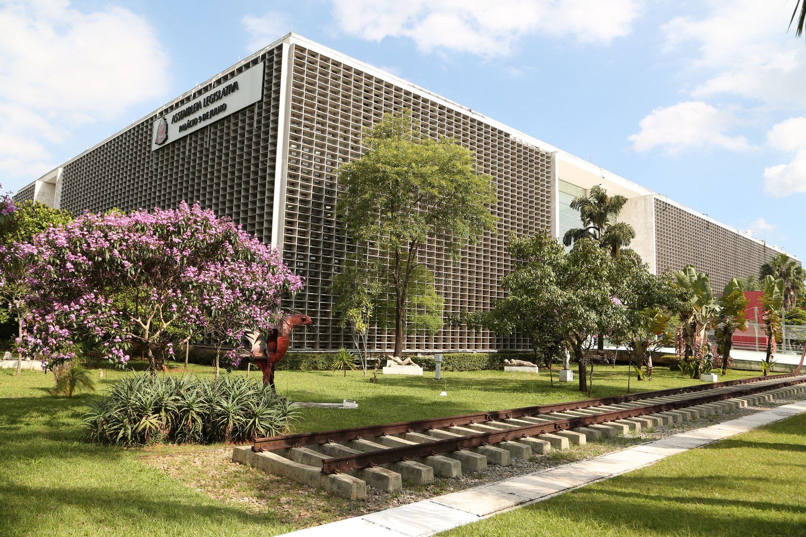 Fachada da Assembleia Legislativa do Estado de São Paulo.
